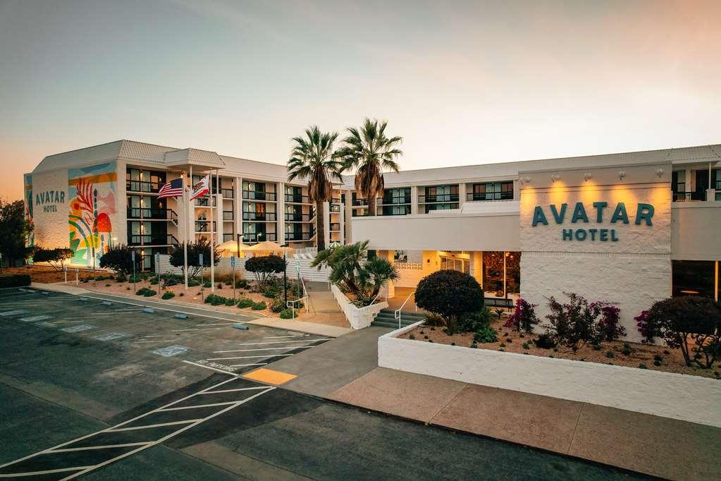 Hotel Avatar Tapestry Collection By Hilton *